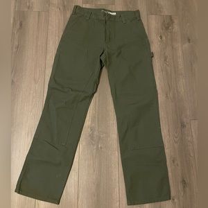 carhartt size 31/32 olive color *never worn before*